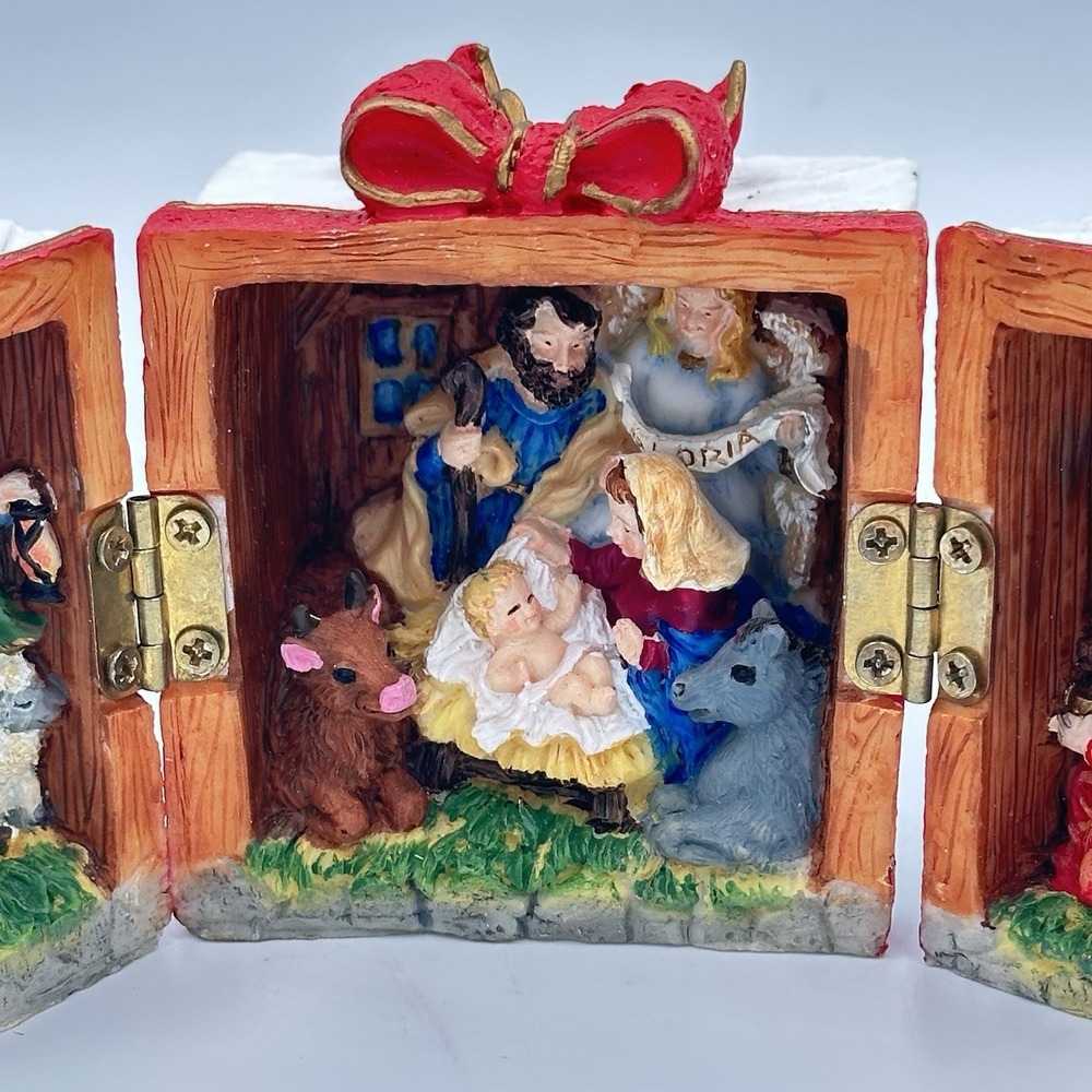 House of Lloyd Christmas Around the World Resin Nativity Gift Box Red Bow 2.25" - Picture 8 of 10